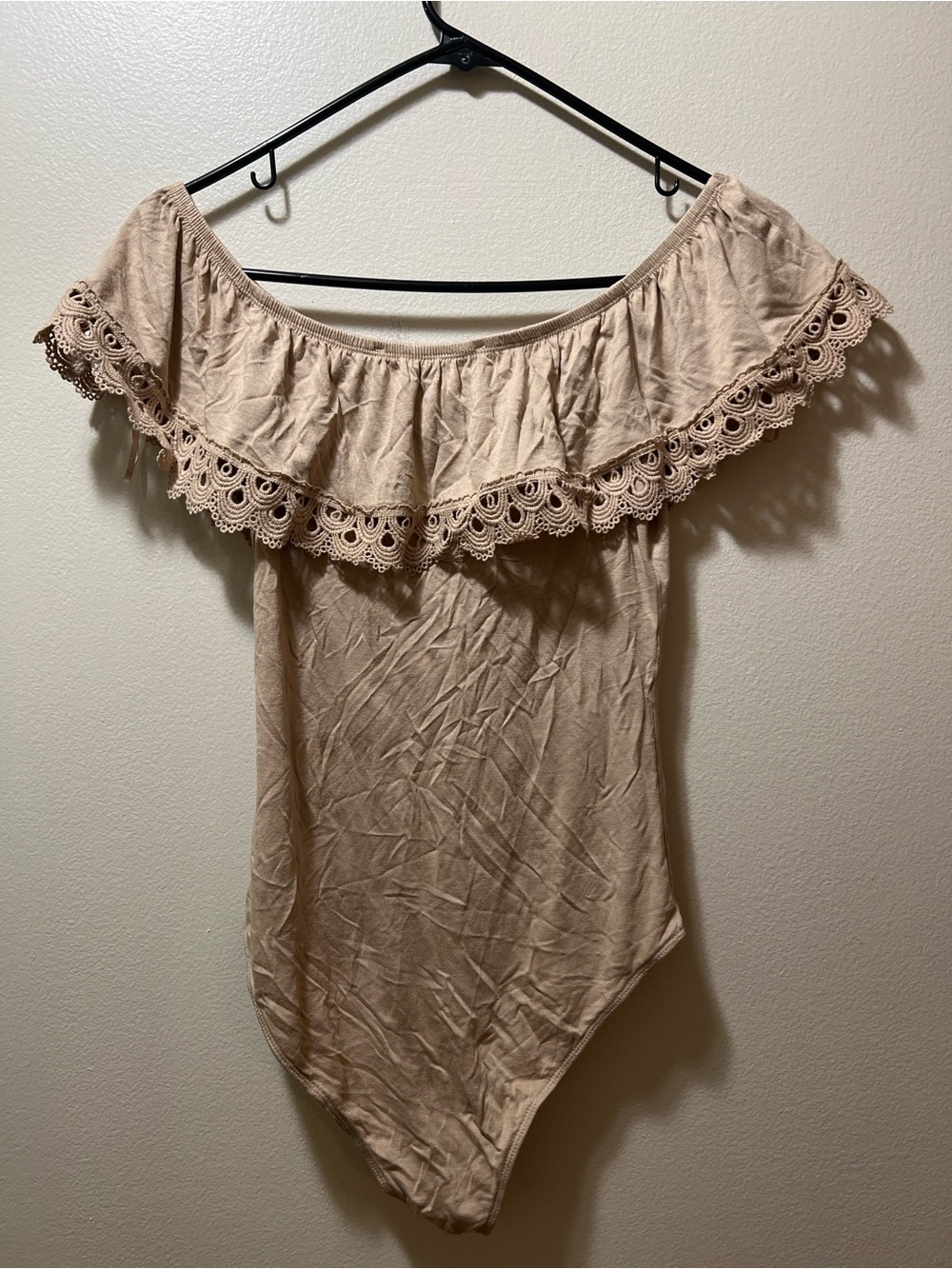 NWT 2Sable Off-Shoulder Ruffle Bodysuit - Beige
